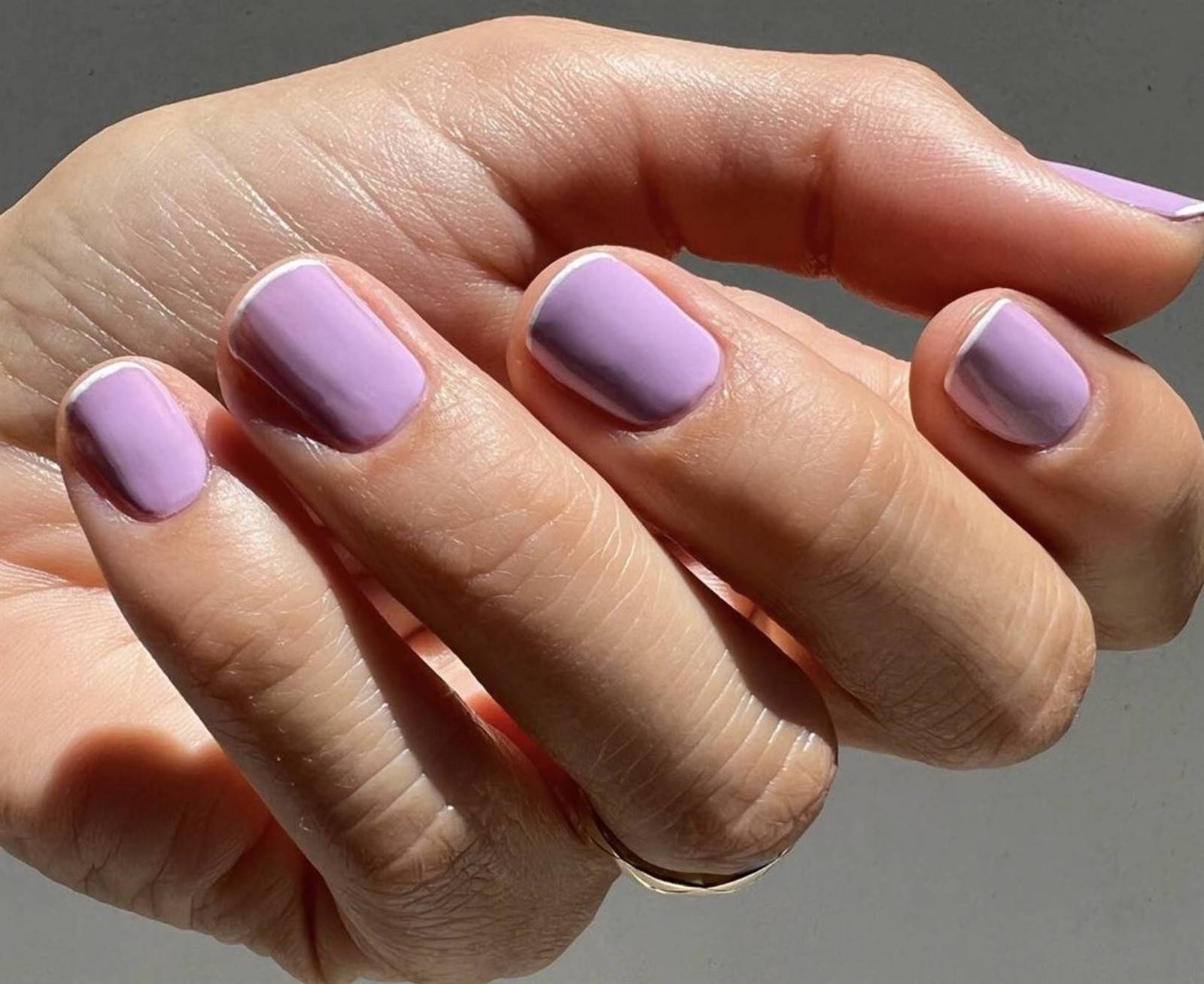 Uñas de color lila