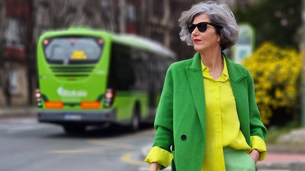 Ropa holgada para mujeres de 60: prendas favorecedoras para vestir bien sin marcar