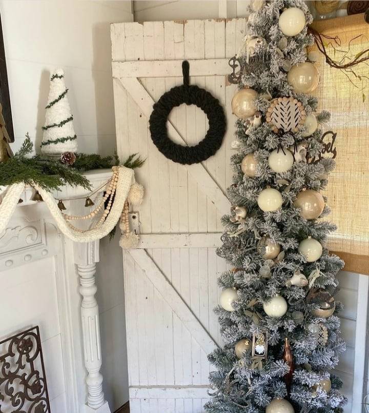 Cómo decorar el árbol de Navidad poco espacio 