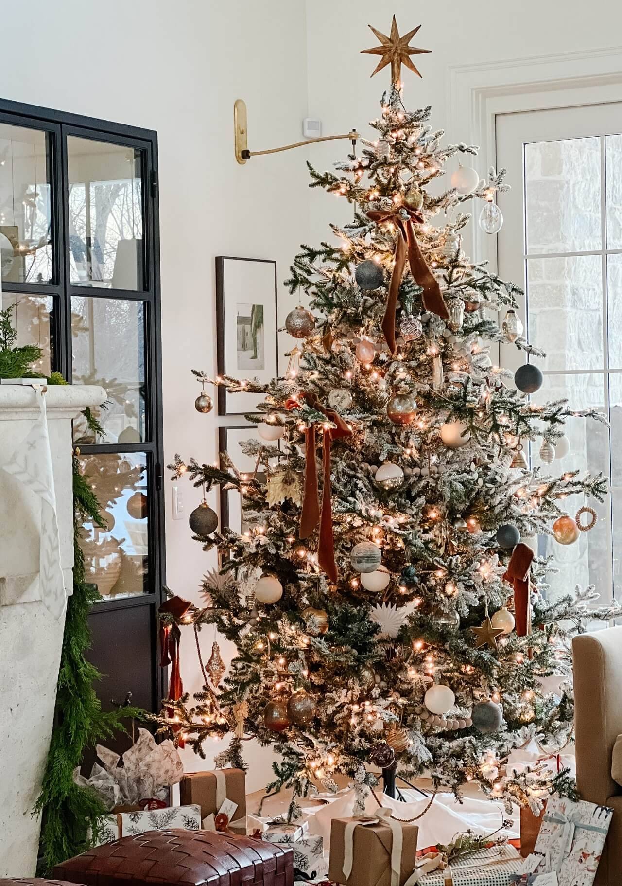 Cómo decorar el árbol de Navidad tonos marrones