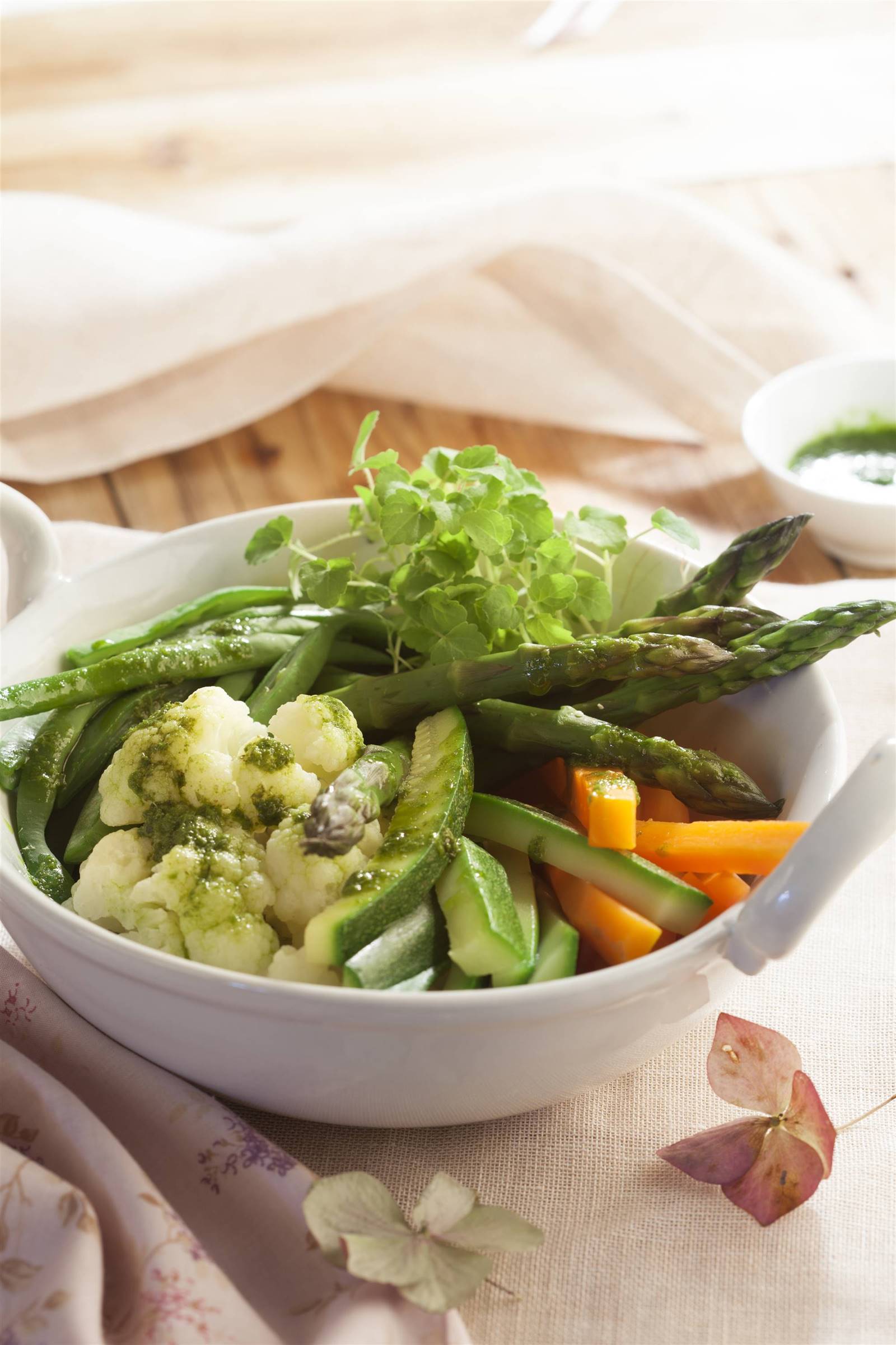 Cocinar al vapor: verduras al vapor con mojo verde.