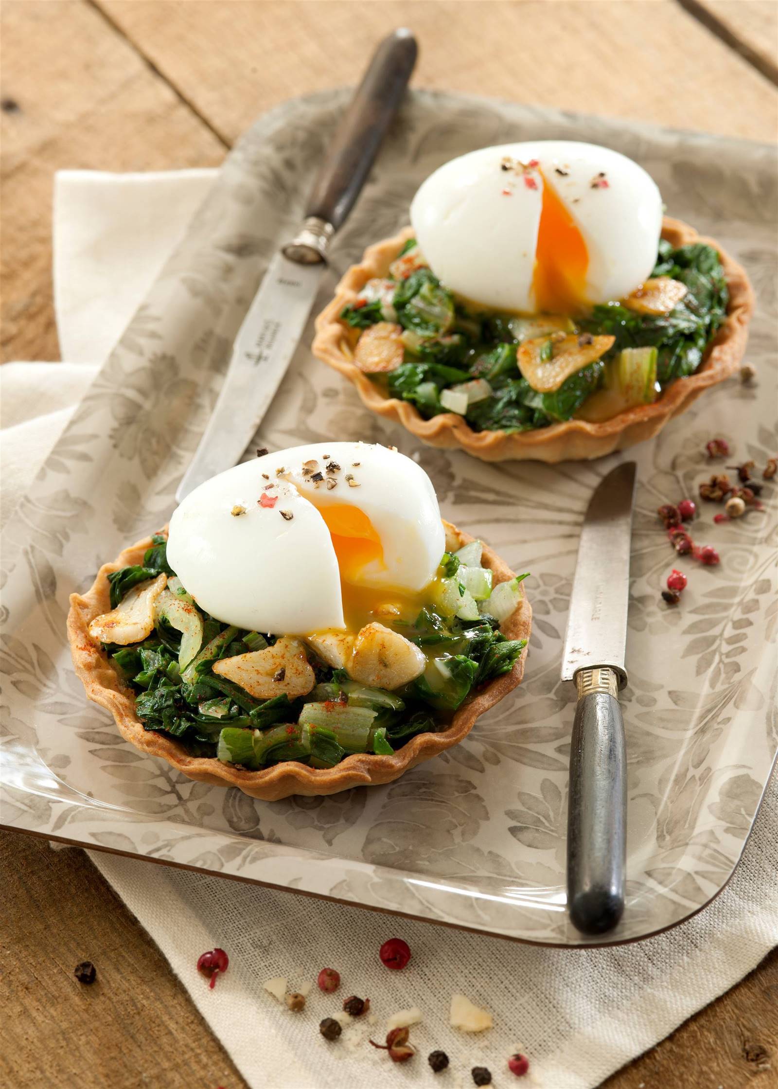 Recetas con acelgas: Tartaletas con acelgas salteadas y huevo mollet