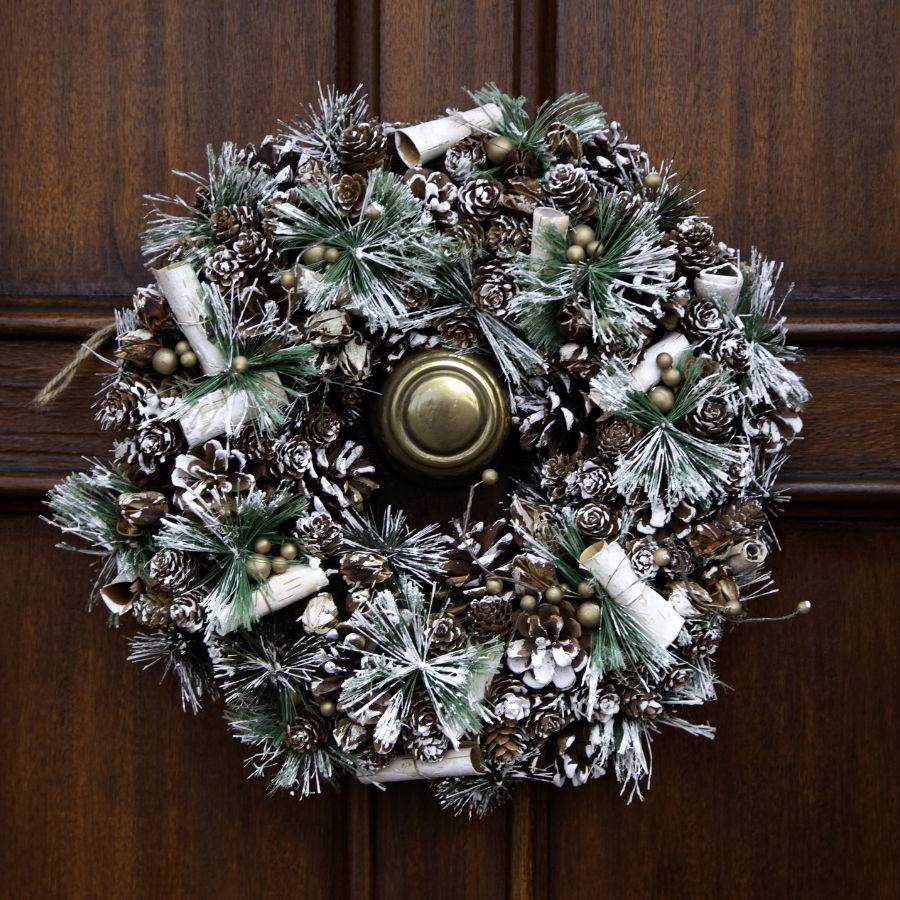 Decoraciones de Navidad para puertas: 12 ideas fáciles de copiar