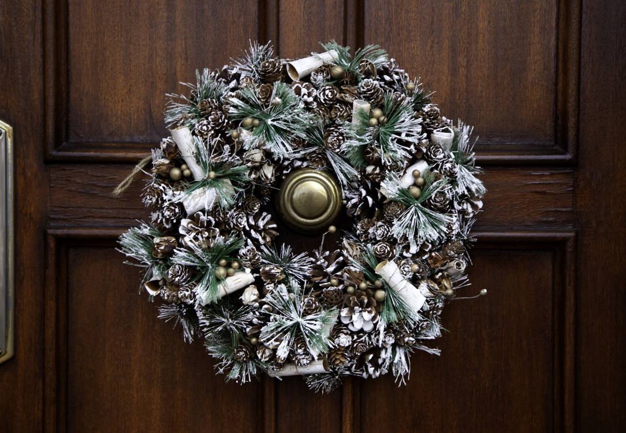 relajarse auricular Servicio Decoraciones de Navidad para puertas: 12 ideas fáciles de copiar