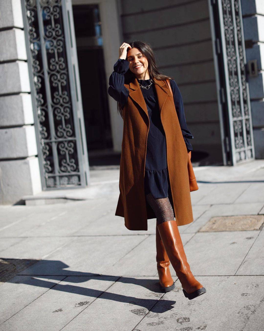 18 vestidos sueltos de H&M ideales para llevar con medias negras en invierno