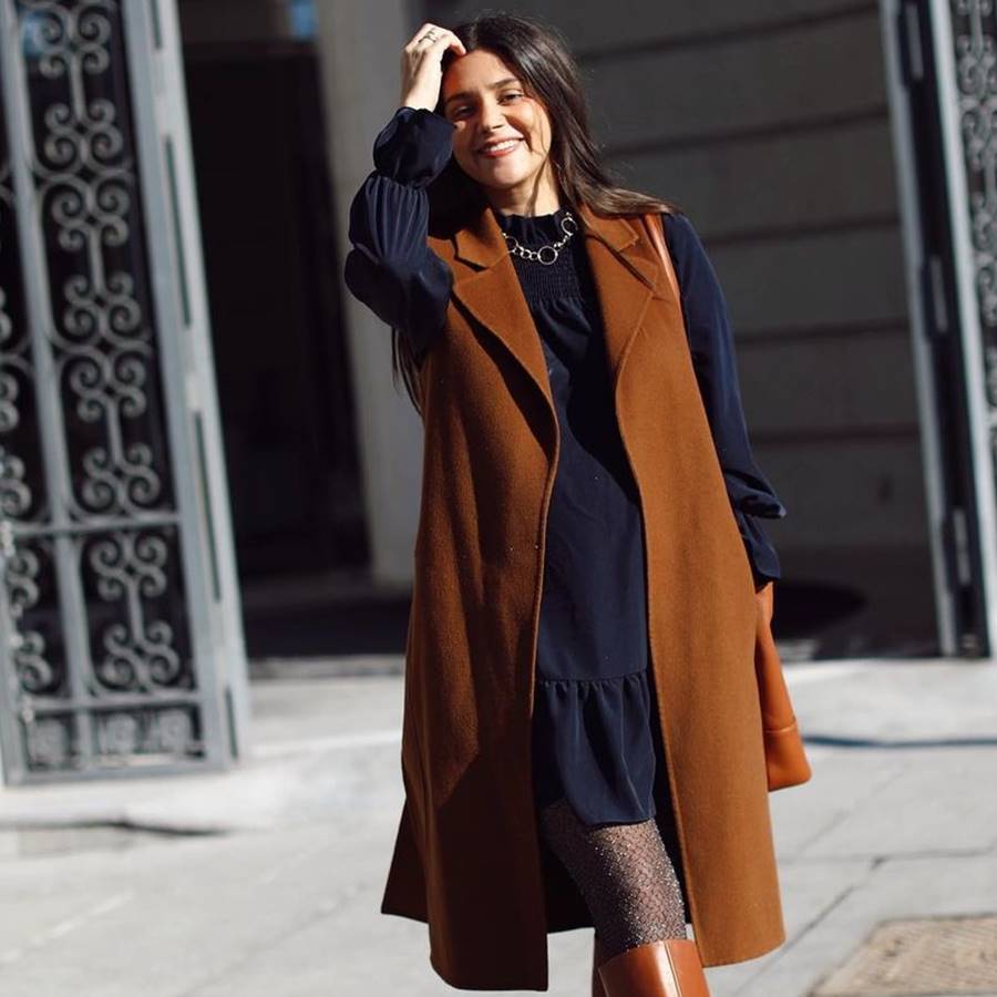 18 vestidos sueltos de H&M ideales para llevar con medias negras en invierno