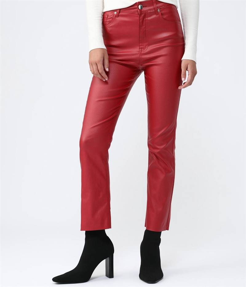 Pantalones de cuero rojos