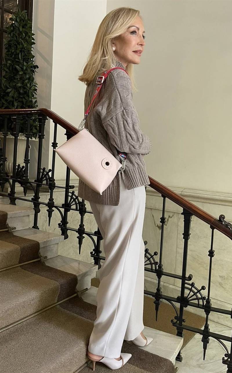 Aptitud tonto partícipe El bolso de Bimba y Lola de Carmen Lomana es el más elegante y moderno para  vestir a los 60