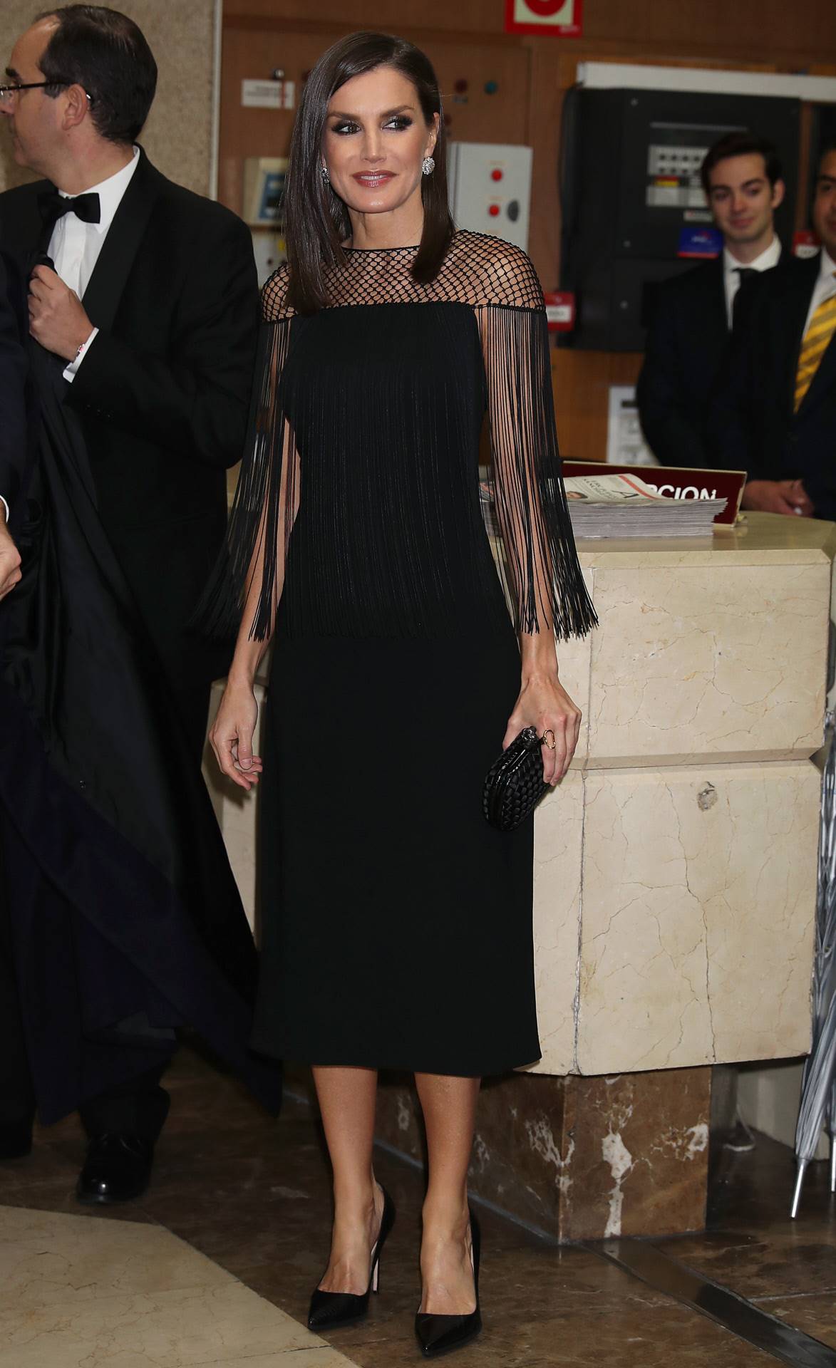 La reina Letizia con vestido con flecos