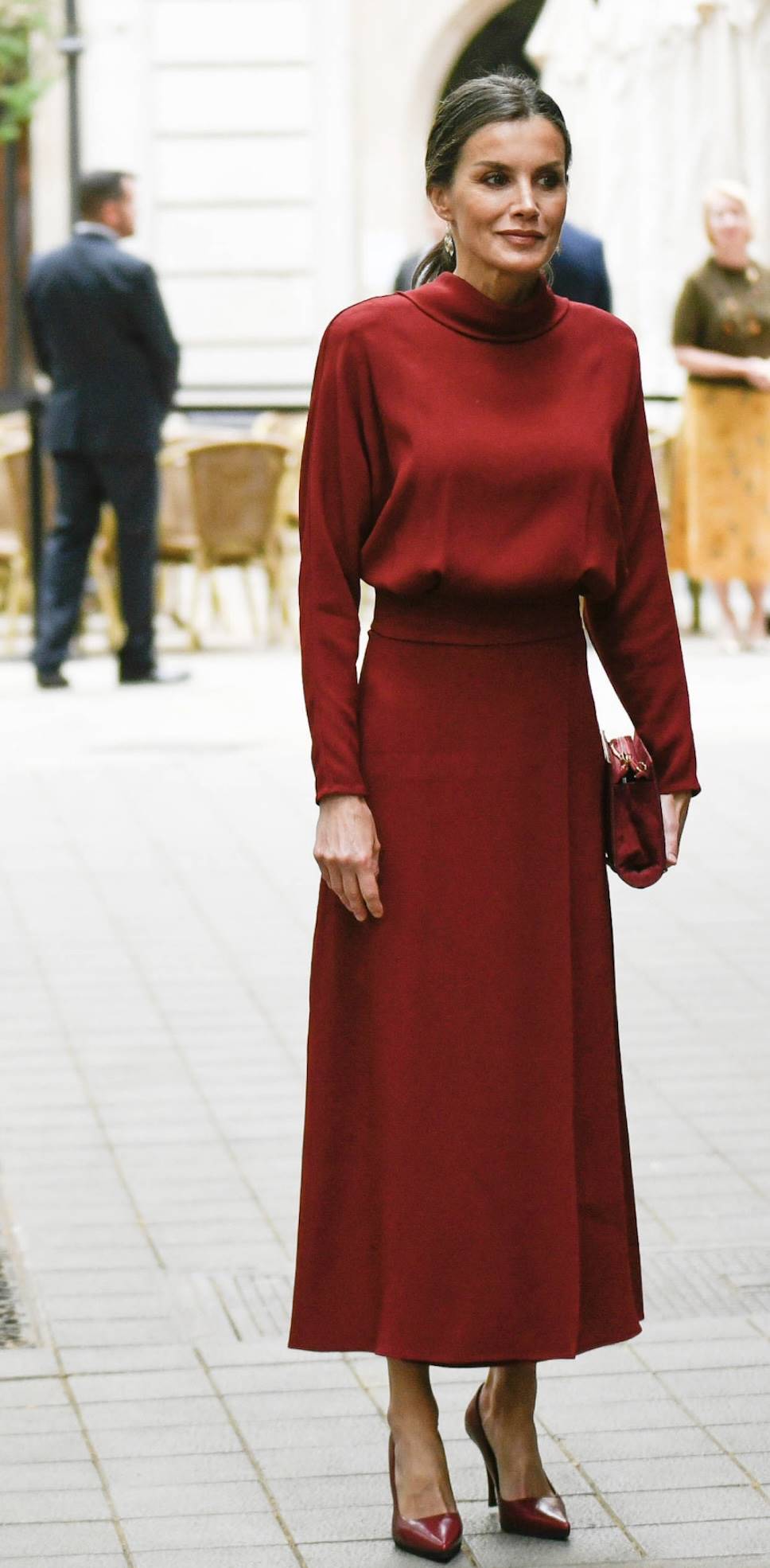 La reina Letizia con vestido efecto tipazo