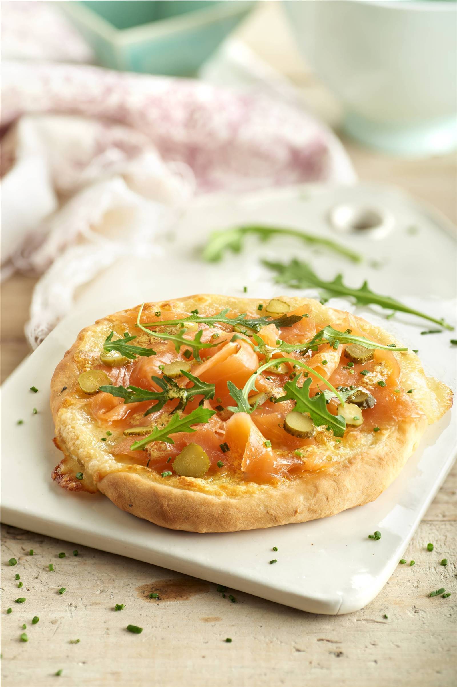 ideas de cenas rápidas pizza de rúcula y salmón ahumado