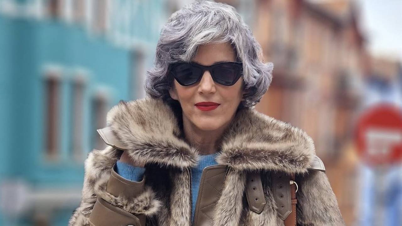 Las influencers +50 agotan el abrigo de pelo de Zara más moderno y elegante de rebajas: lo copiamos