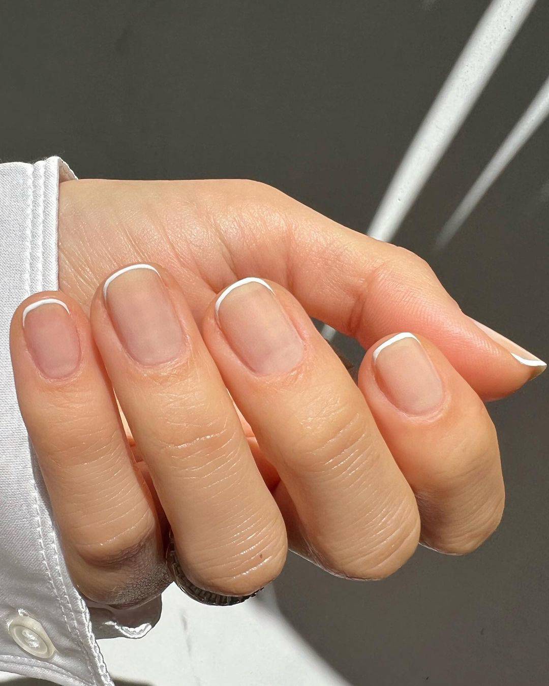 Manicura francesa para uñas cortas: clásicas