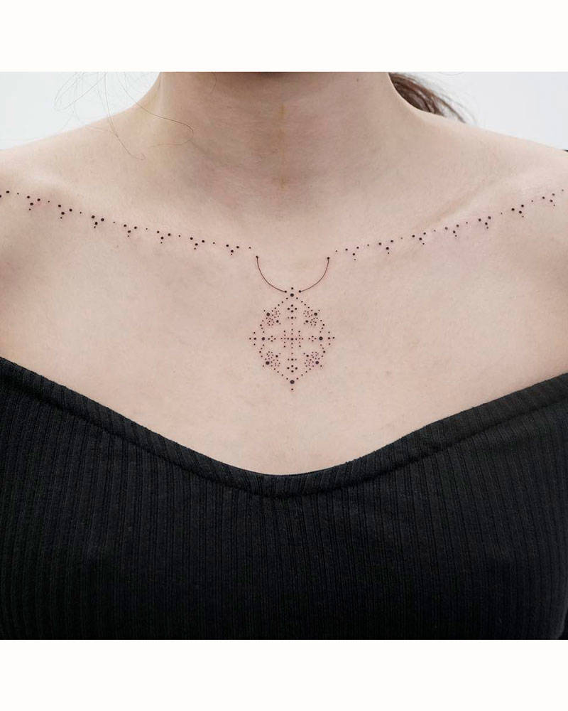 Tatuajes en el pecho ornamentales
