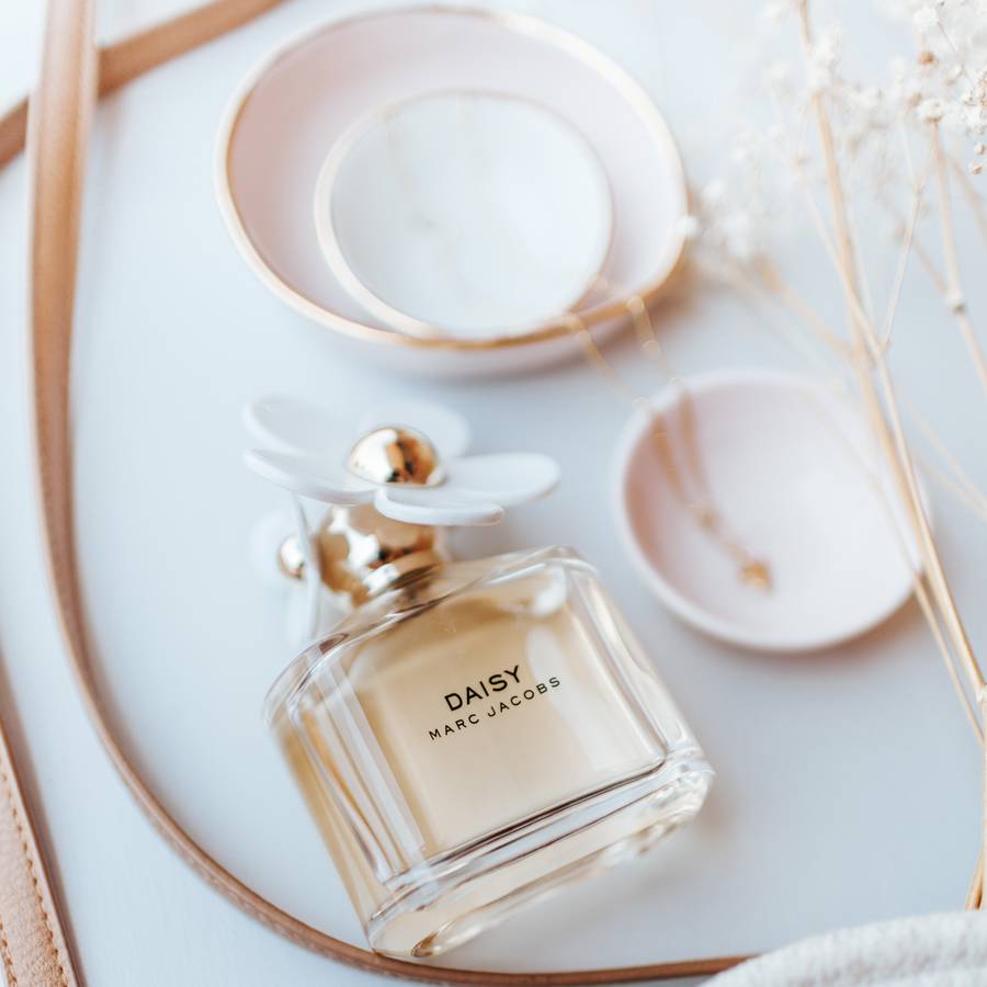 El perfume de primavera más vendido en El Corte Inglés: floral, fresco y muy elegante 