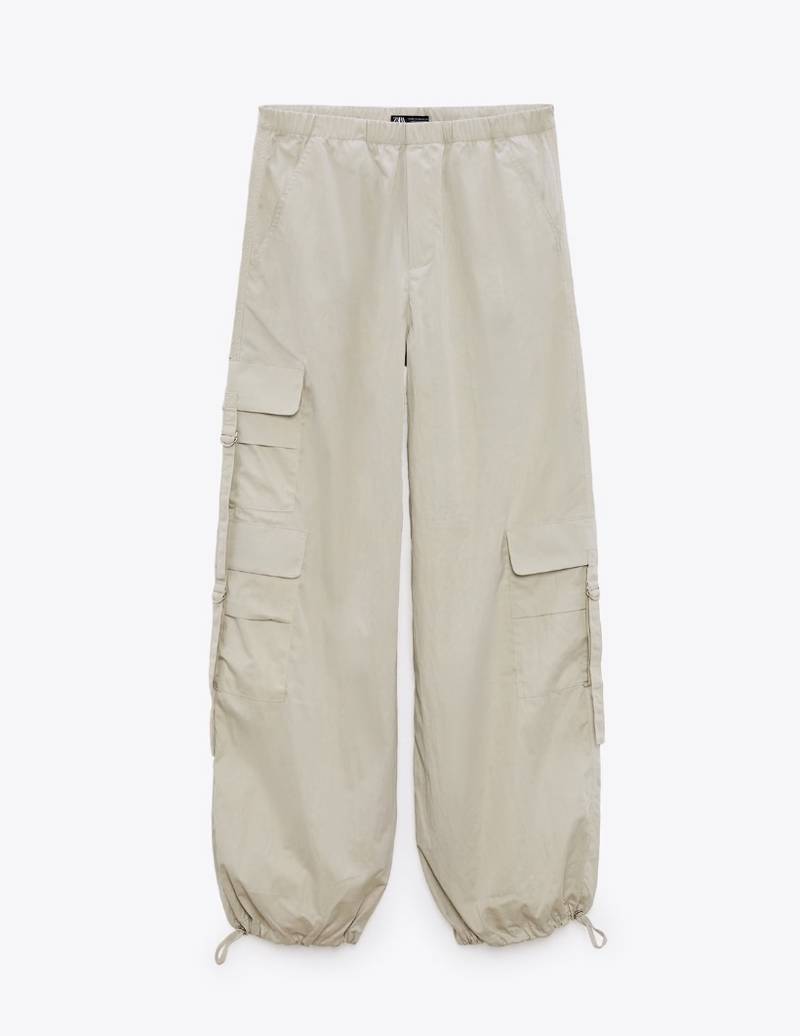 Pantalones parachute de Zara