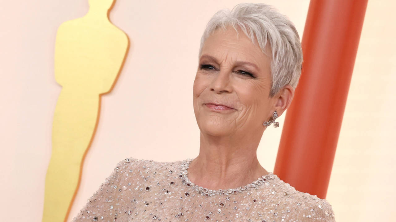 Light grey pixie: Jamie Lee Curtis arrasa en los Oscar con el corte de pelo que copiarán las de 60