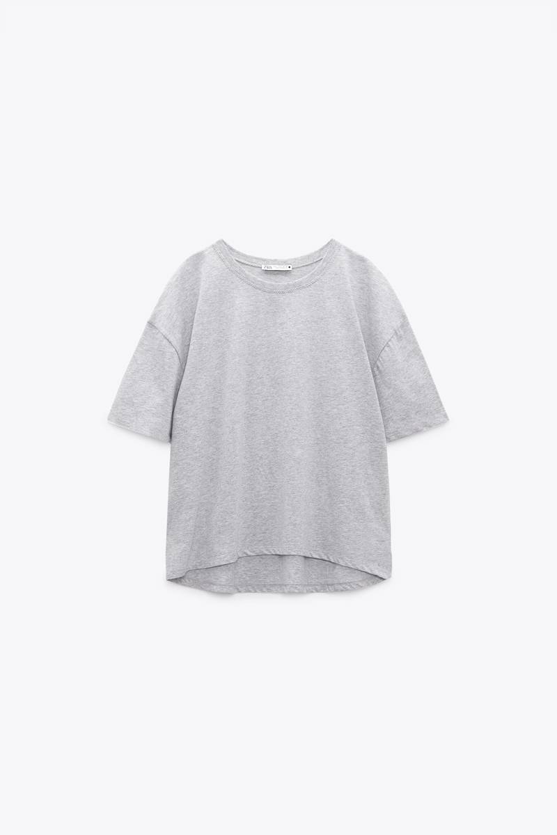 Camiseta gris de Zara