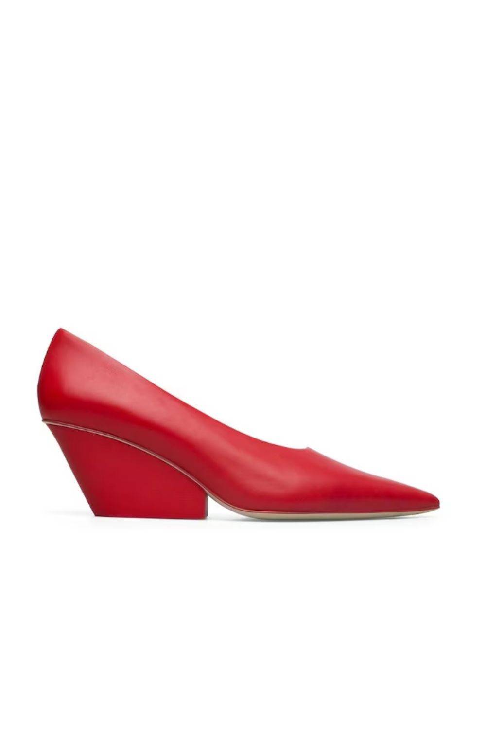 Zapatos de salón de mujer de piel en color rojo