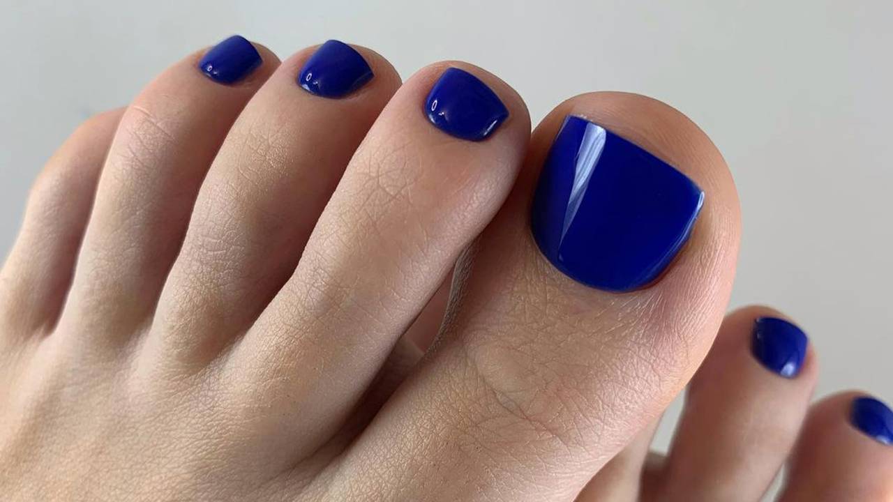 10 colores de uñas para los pies muy en tendencia esta Primavera/Verano 2023