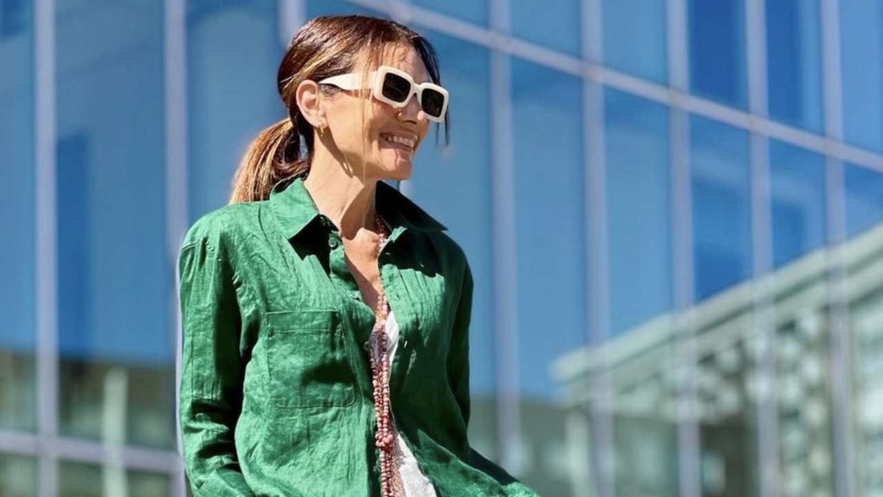 Las influencers de 50 agotarán en Zara el palazzo de lino que queda súper elegante con zapatillas