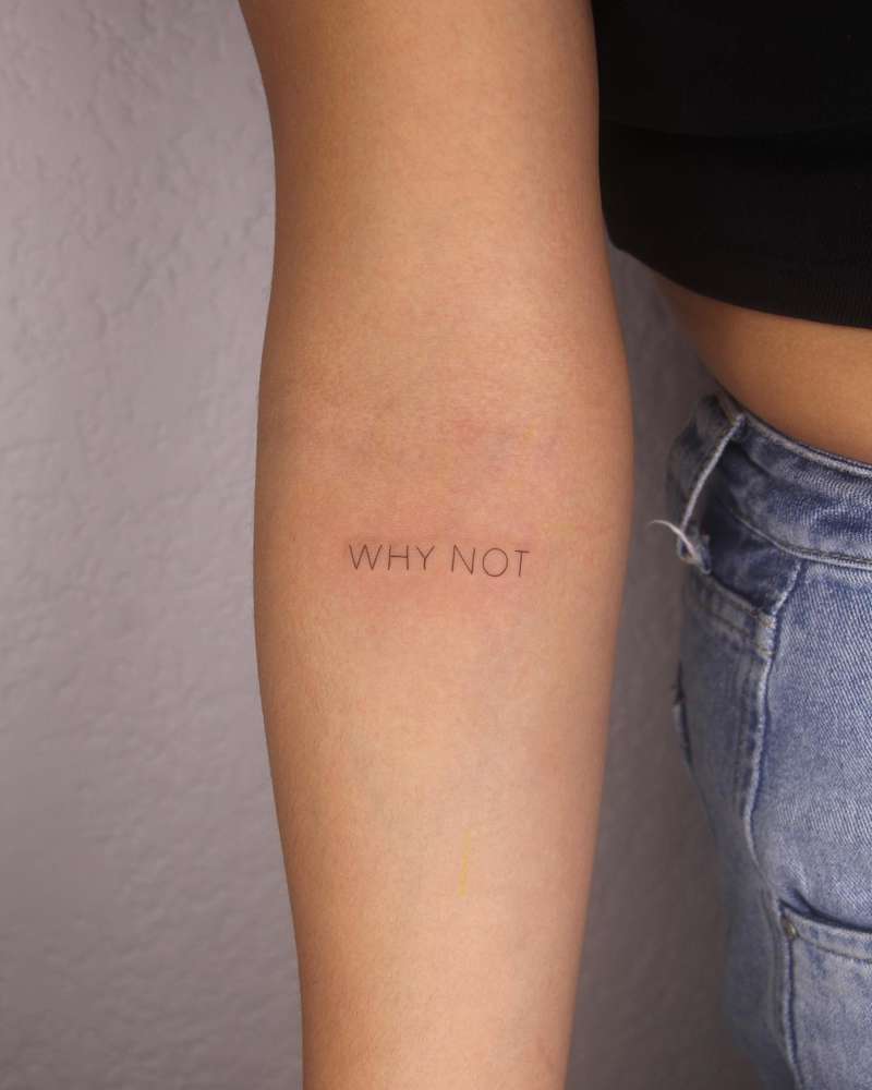 Tatuajes pequeños para mujer con palabras: 
