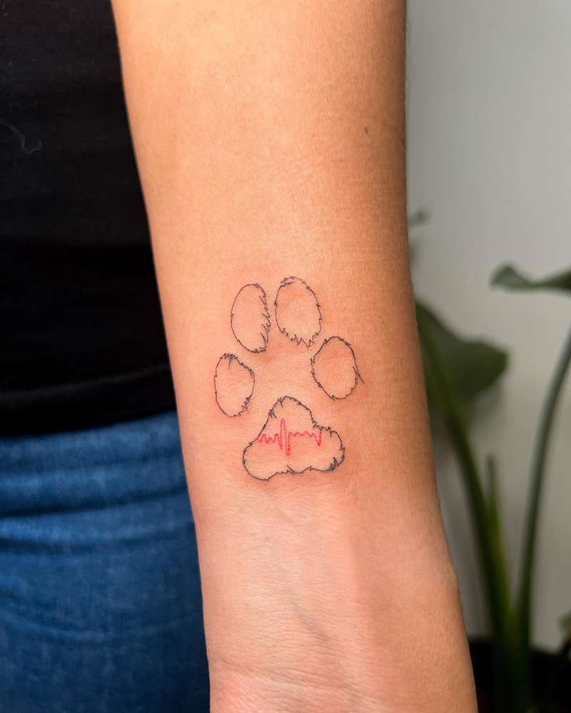 Tatuajes pequeños para mujer con significado: una huella