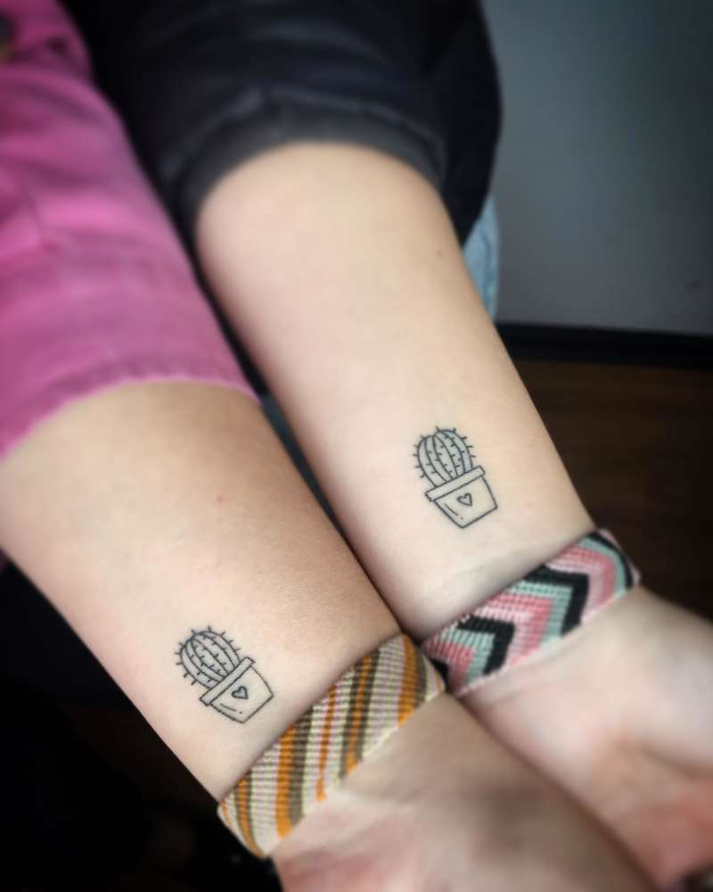 Tatuajes para parejas pequeños: cactus