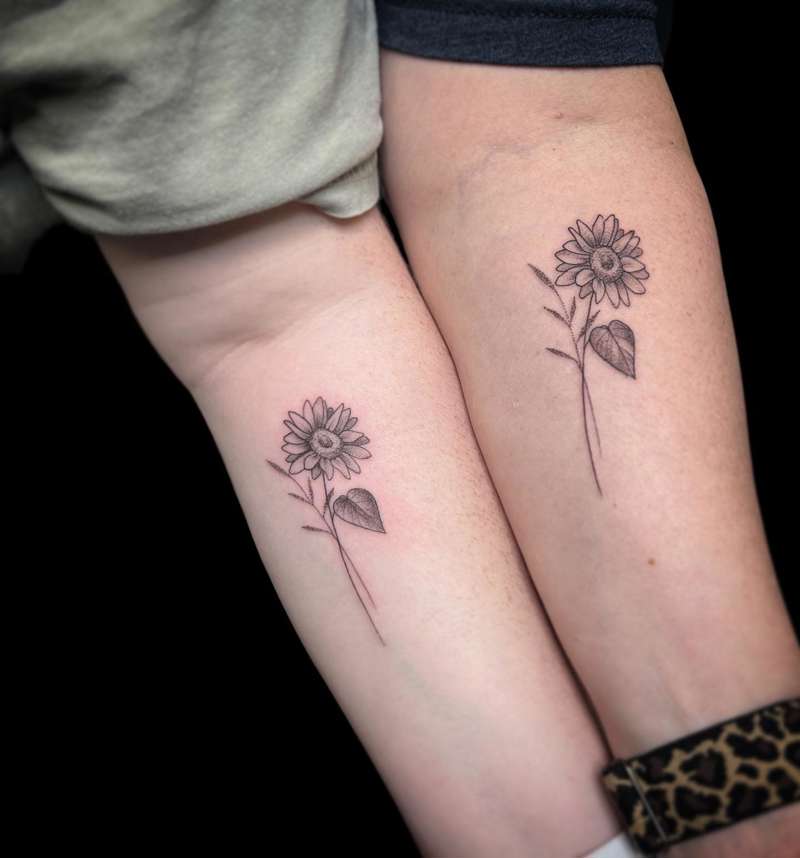 Tatuajes para madre e hija: girasoles