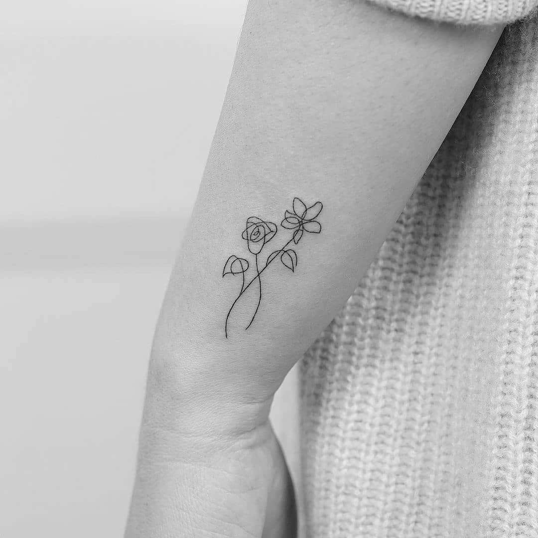 Tatuaje de flor minimalista: ideas bonitas y elegantes para tu piel