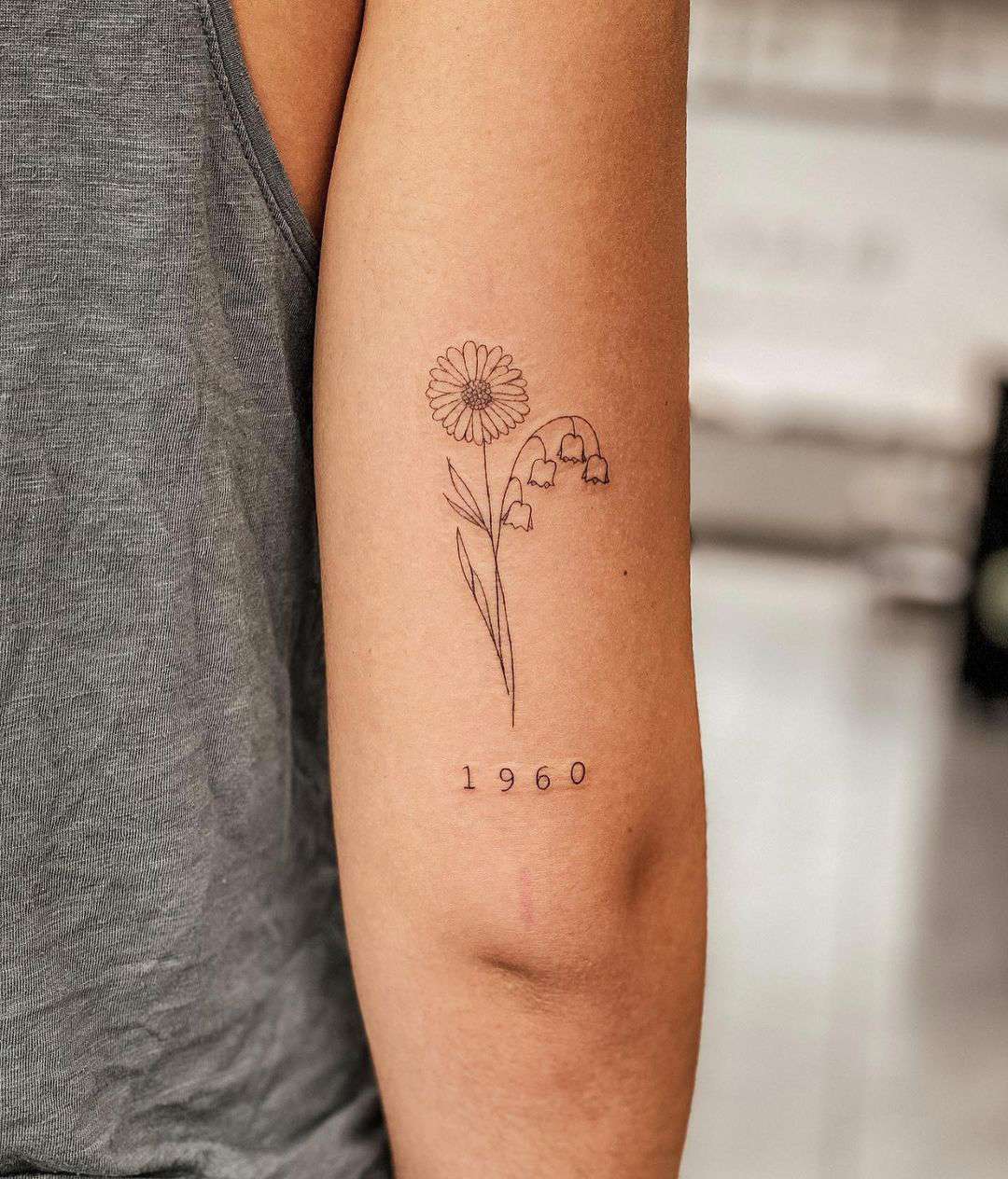 Tatuaje de flor minimalista: ideas bonitas y elegantes para tu piel