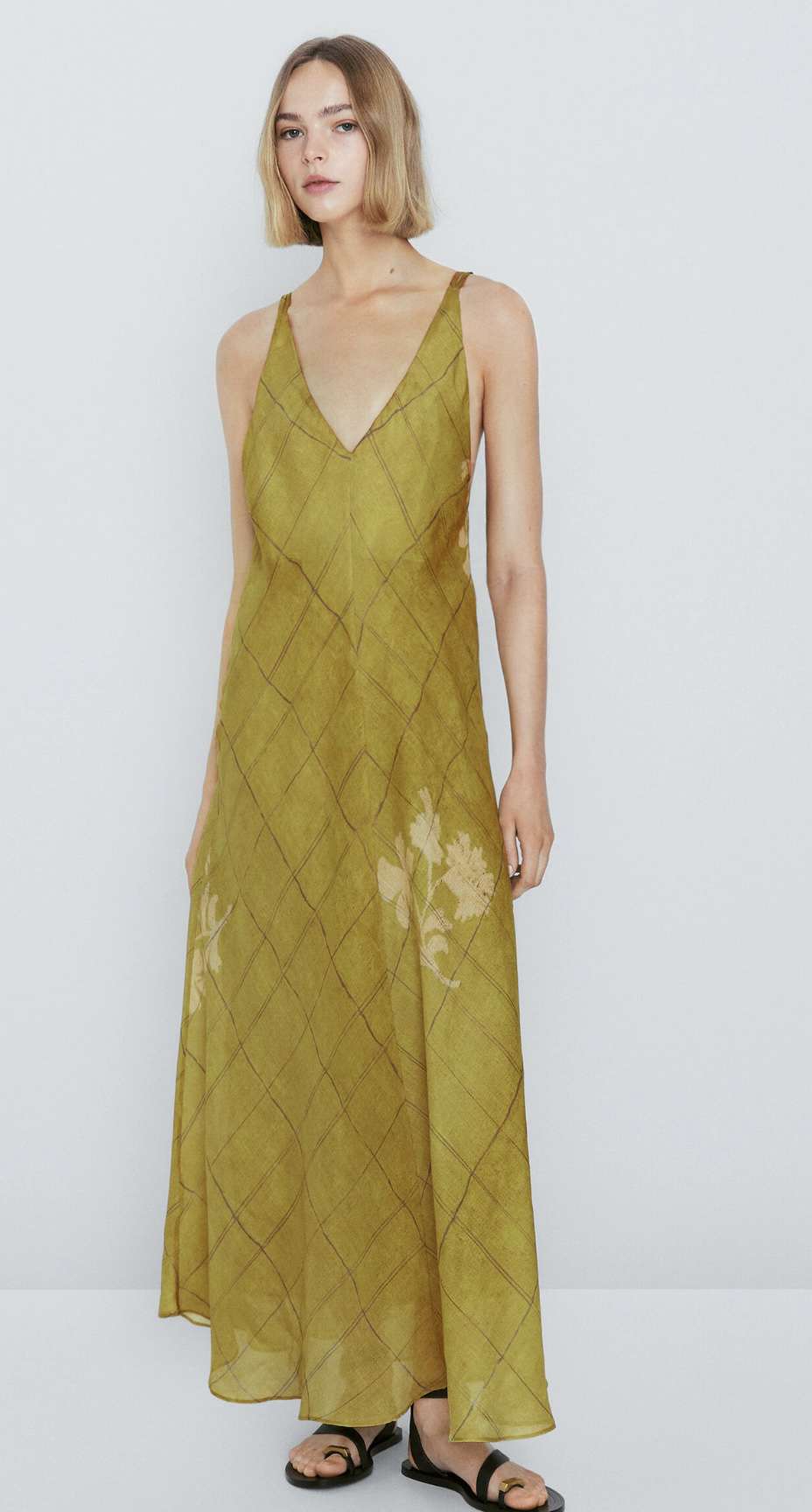 El nuevo Uterqüe la colección de Massimo Dutti con las prendas más bonitas  y especiales del low cost  Mujer Hoy