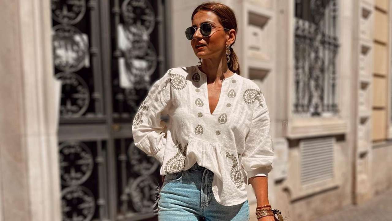 10 blusas de Sfera holgadas y elegantes que podrás combinar con bermudas en verano y con jeans en otoño