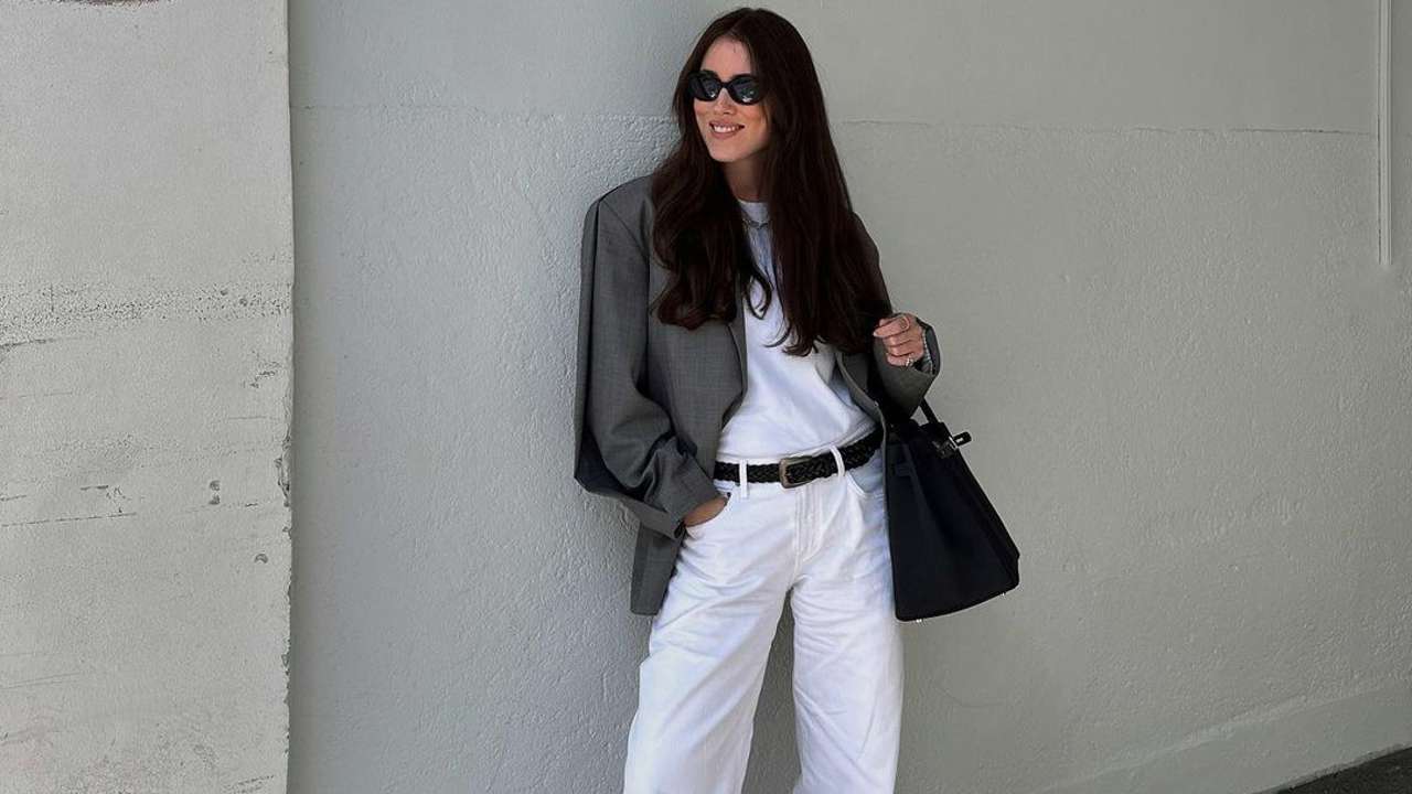 Cómo vestir con pantalones blancos en otoño: 10 looks elegantes que estilizan las piernas