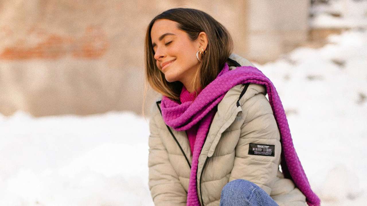 El abrigo impermeable de Zara Kids de 35€ que respira lujo silencioso y su interior es como estar debajo del edredón