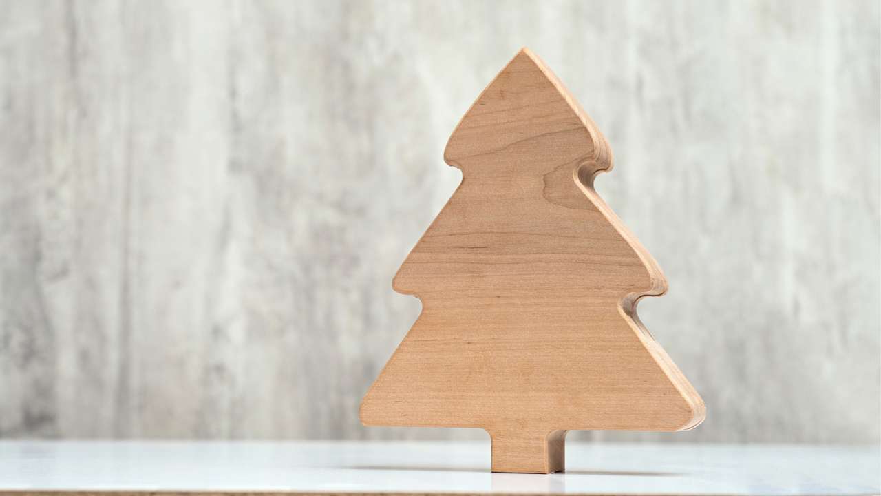 Si no te gustan las navidades ostentosas, este árbol de Navidad de madera de LIDL de estilo minimalista está hecho para ti