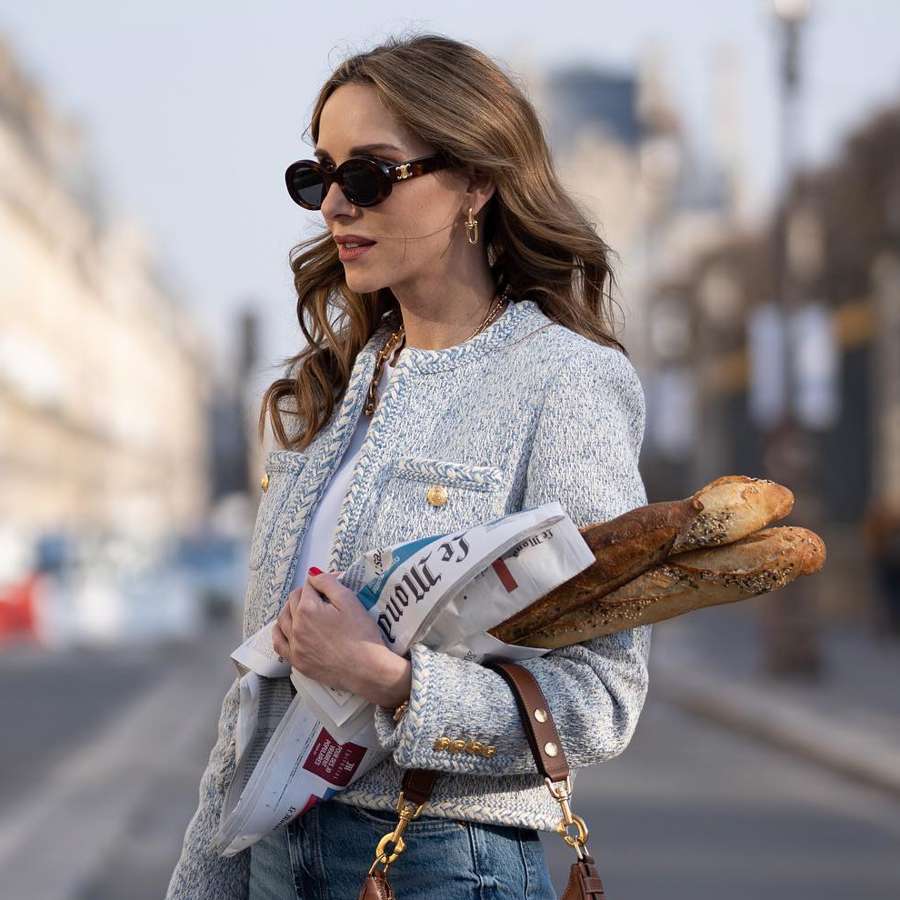 La chaquetita de estilo parisino que arrasa en Mango porque parece de firma: de lujo silencioso y cuesta menos de 40€