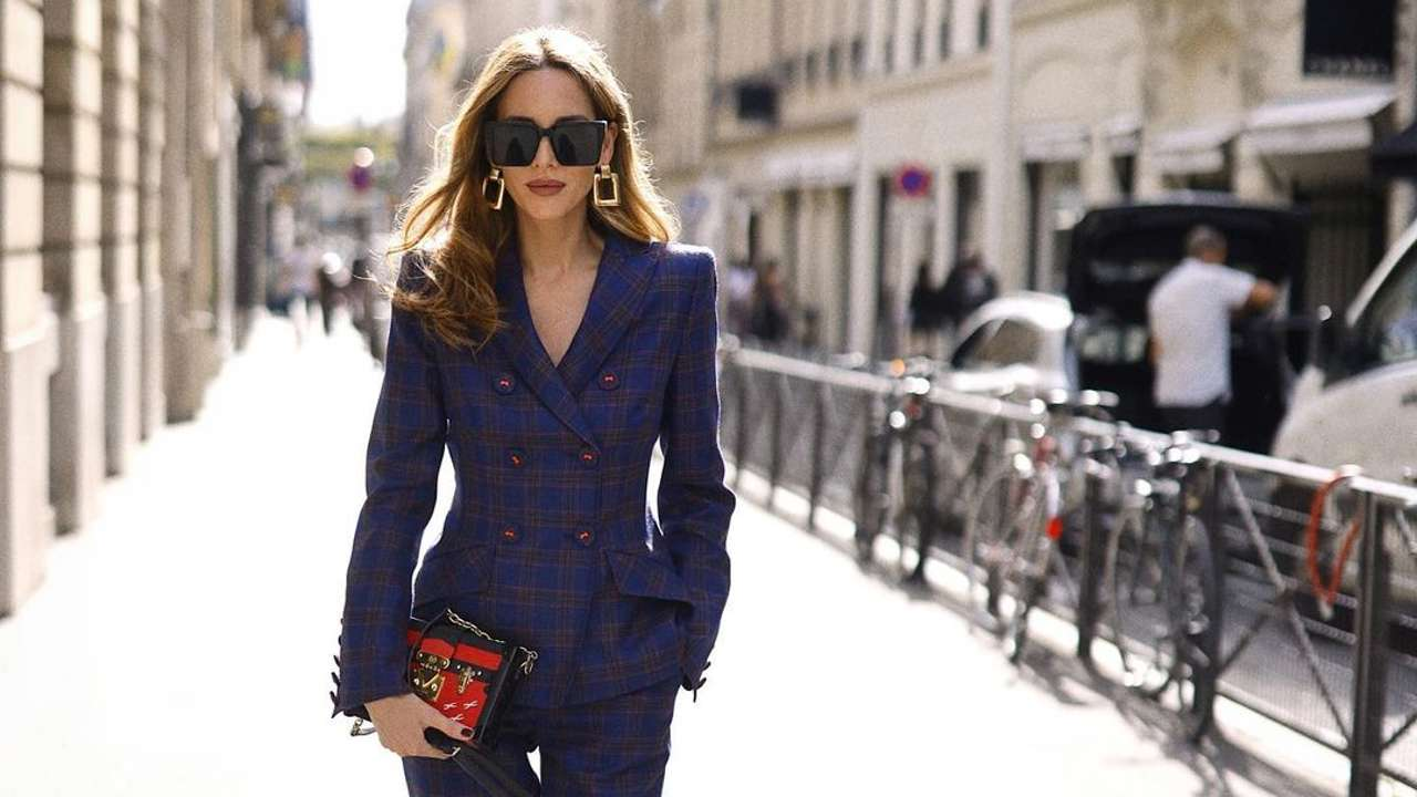 Las mujeres elegantes +50 agotarán los mocasines clásicos de piel de Calvin Klein al 50% en el Corte Inglés